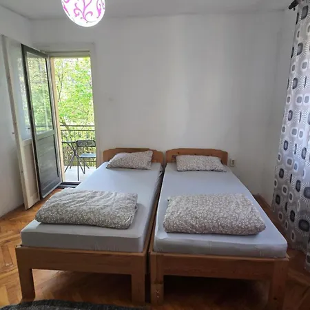 Centar Pozege, Stan Za Odmor