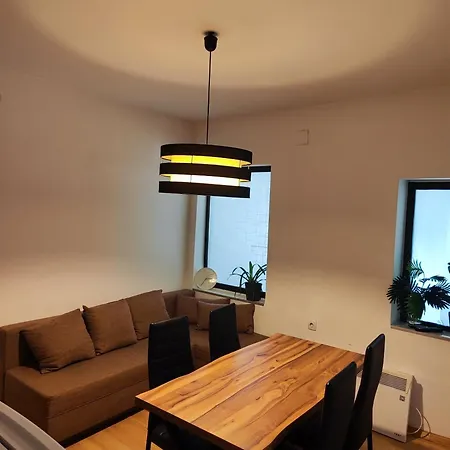 Centar Pozege, Stan Za Odmor