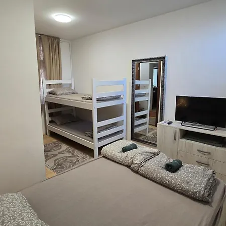 Centar Pozege, Stan Za Odmor דירה